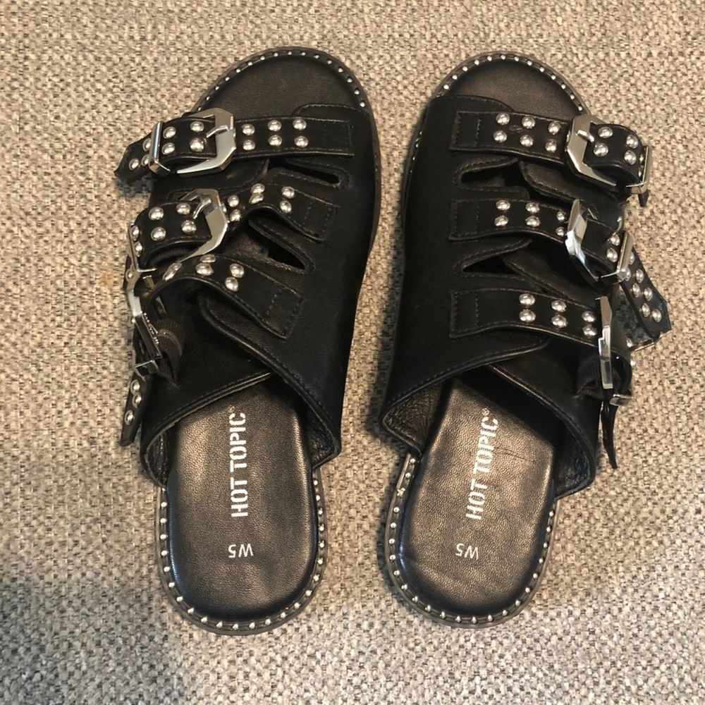 Hottopic sandles